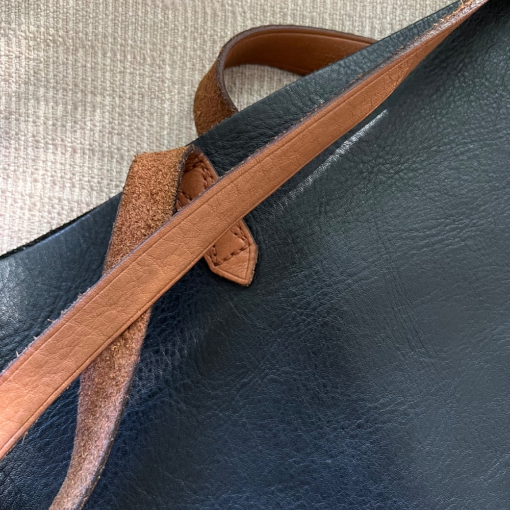 Madewell Transport Leather Tote in Black with Brown Handles - Picture 12 of 12